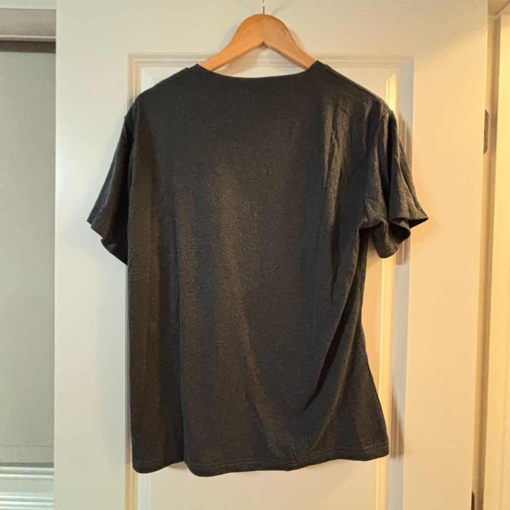 Cat Rocking Out Graphic Tee (L) - Picture 2 of 4
